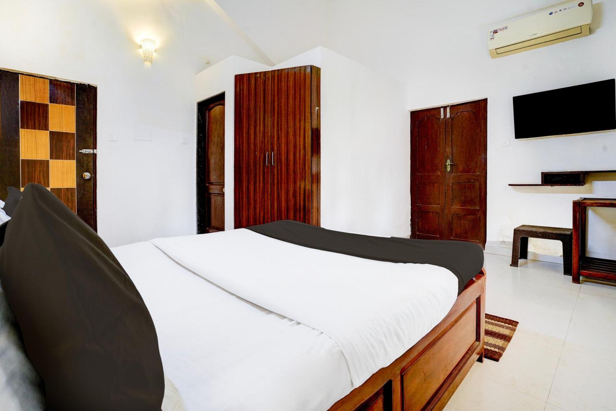 Oyo Flagship Triple Beach Guest House Benaulim Ngoại thất bức ảnh