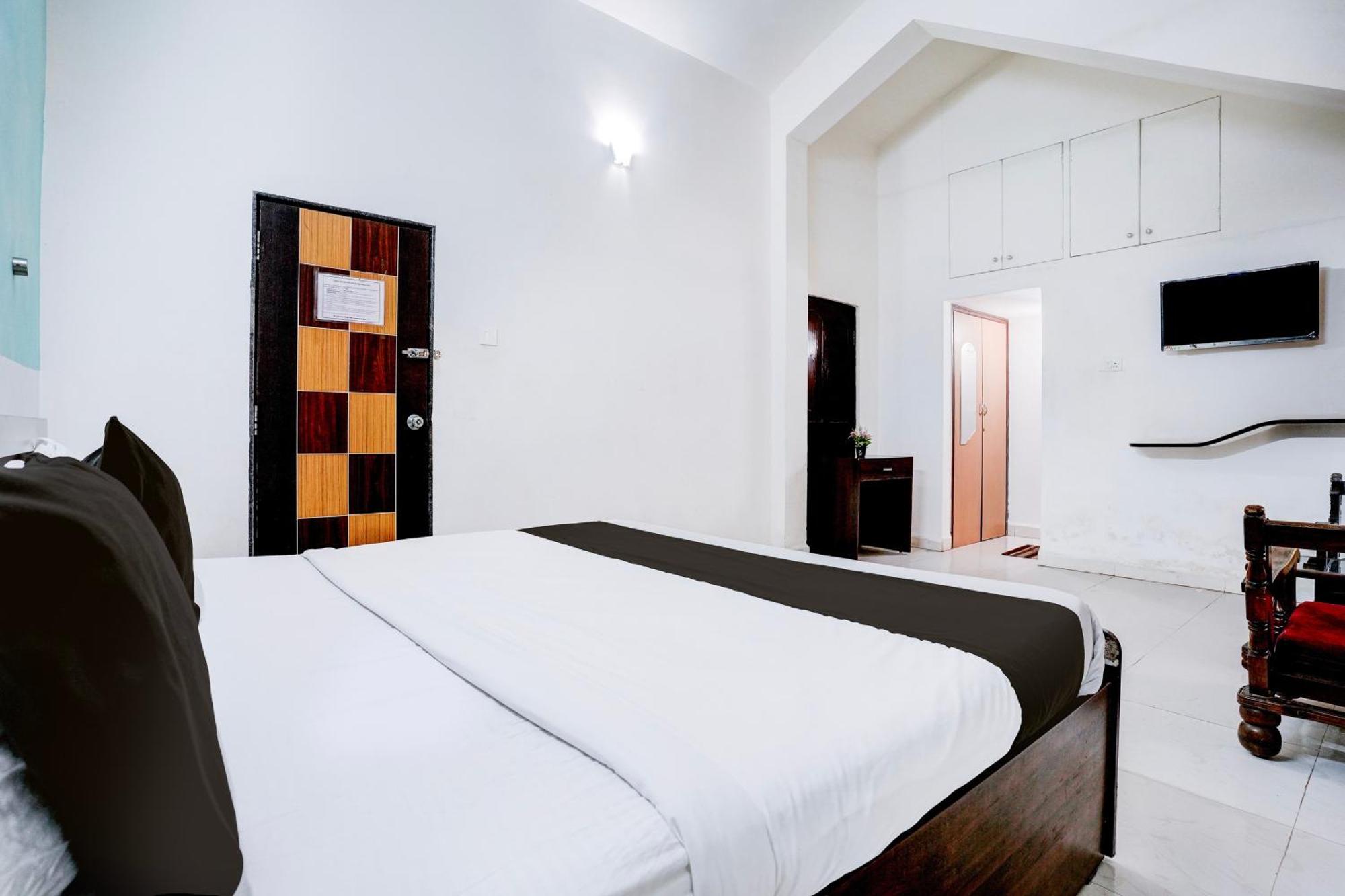 Oyo Flagship Triple Beach Guest House Benaulim Ngoại thất bức ảnh