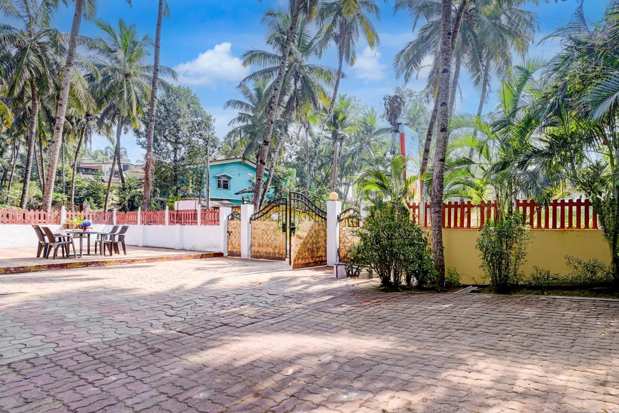 Oyo Flagship Triple Beach Guest House Benaulim Ngoại thất bức ảnh
