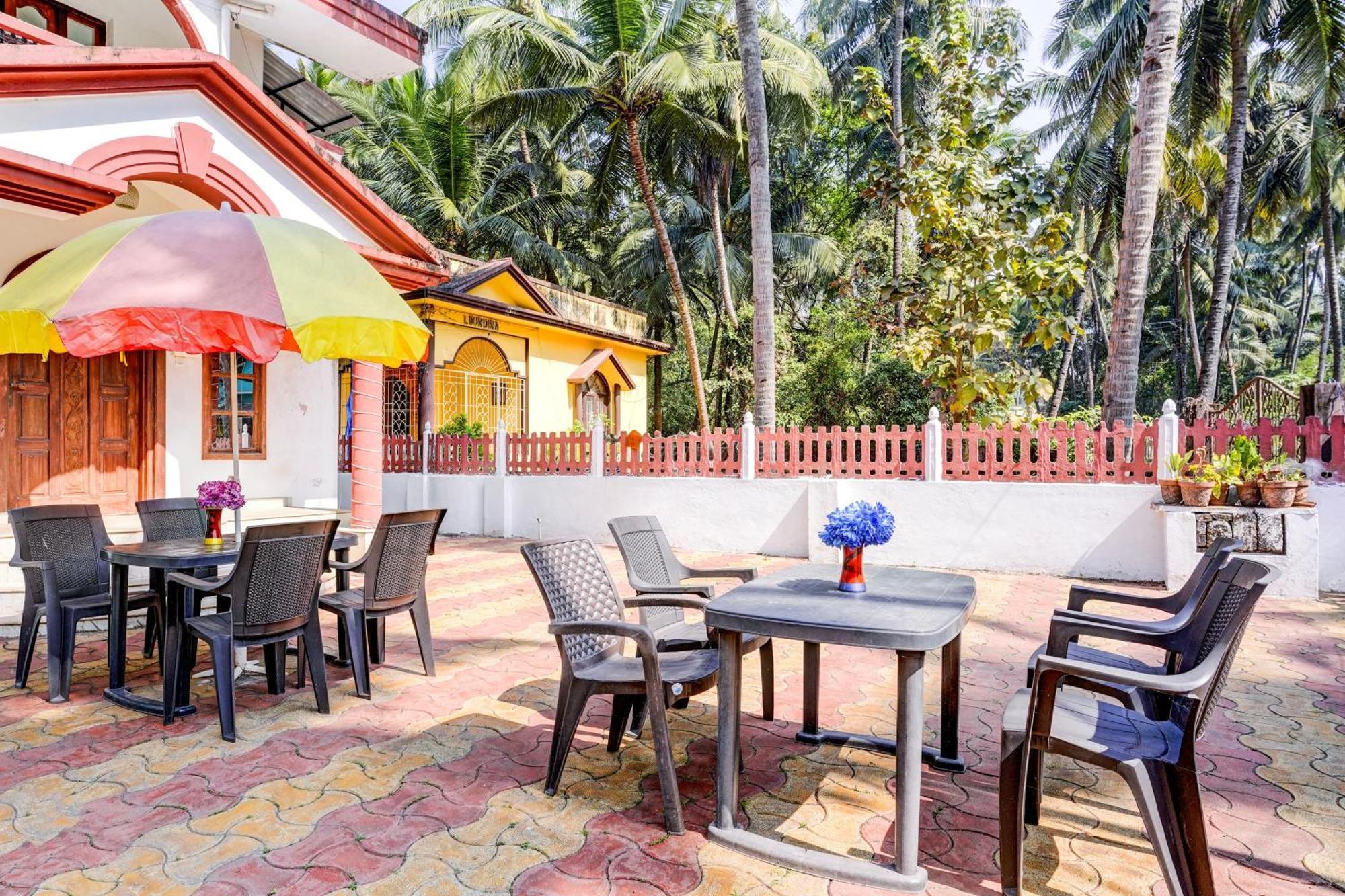 Oyo Flagship Triple Beach Guest House Benaulim Ngoại thất bức ảnh